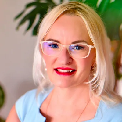 Dr. KaT Zarychta