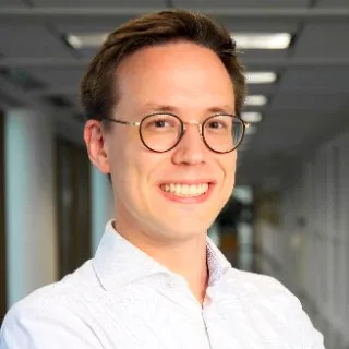 Dr. Oliver Overheu